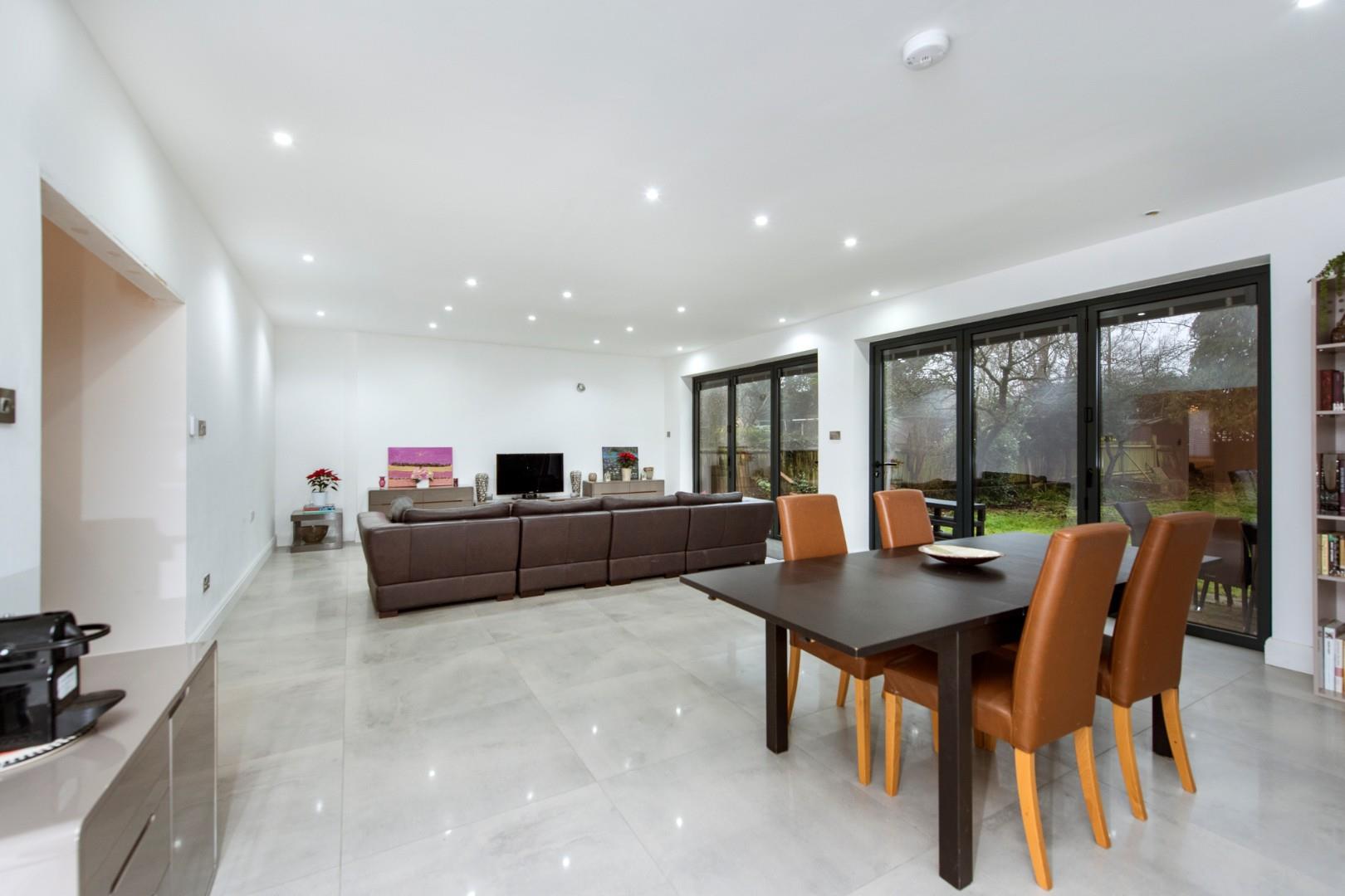Parkside, Mill Hill